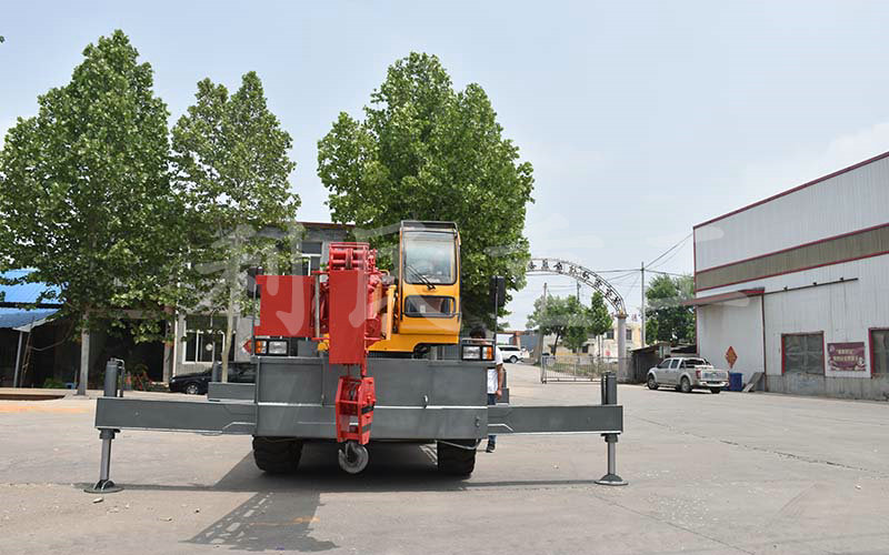 12噸一體越野吊車17.jpg